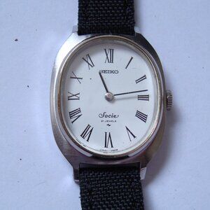 VINTAGE LADY WIND UP SEIKO,RUN GREAT